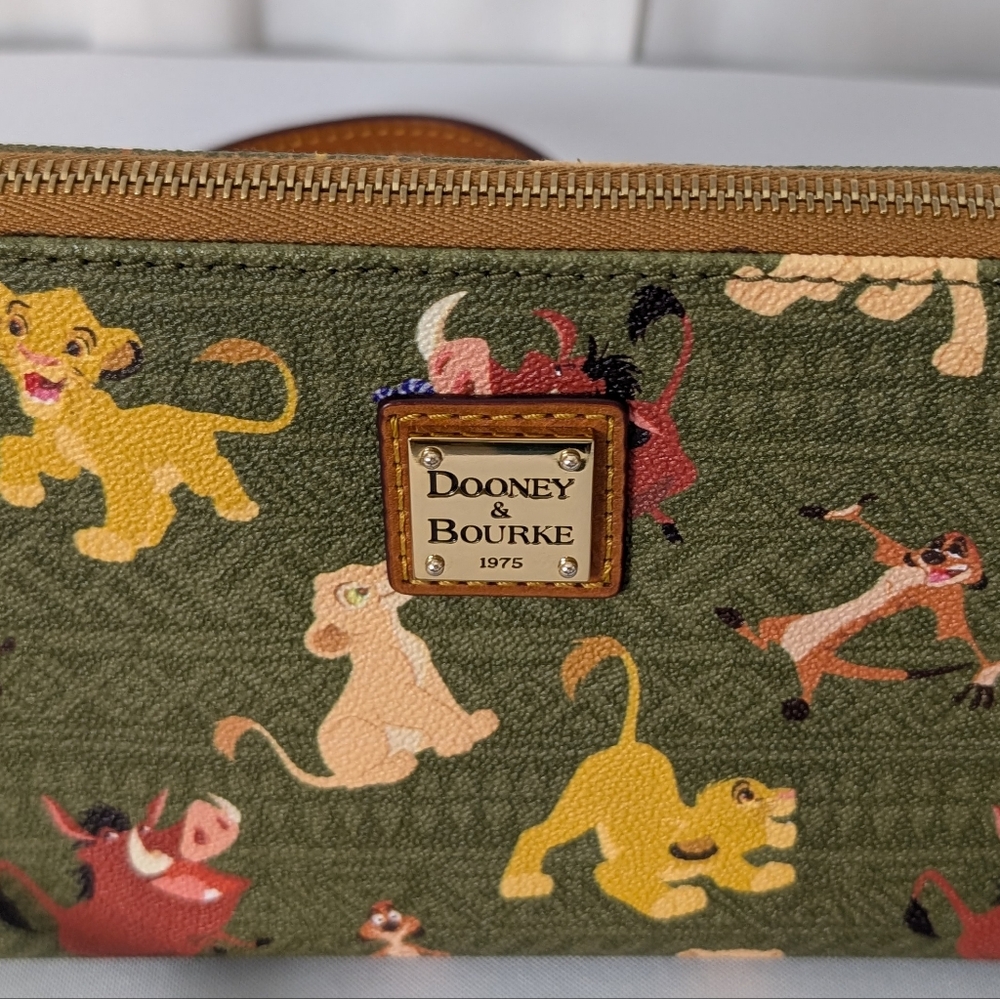 Dooney & Bourke Disney Green 1997 Lion King Crossbody Bag EUC - Picture 2 of 16